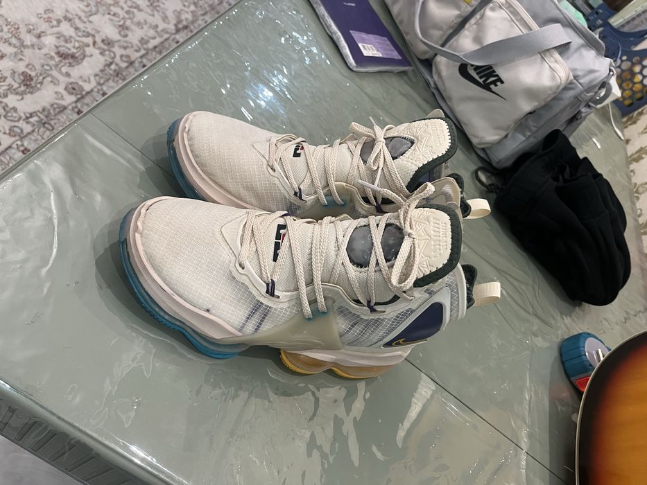 Nike lebron 19 "Minneapolis lakers"