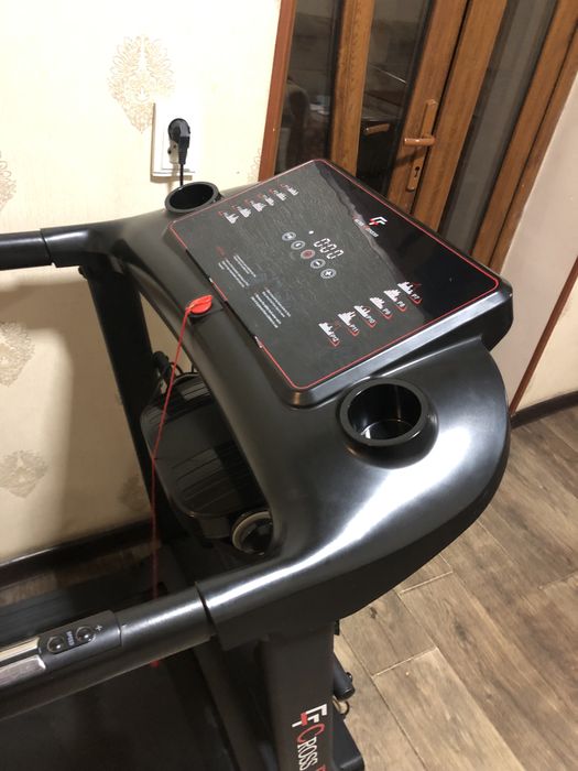 Беговая дорожка сотилади