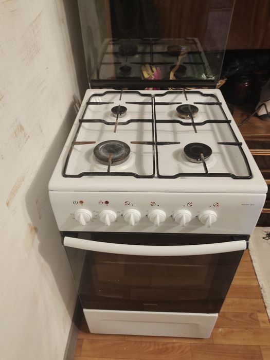 Продам газ плиту