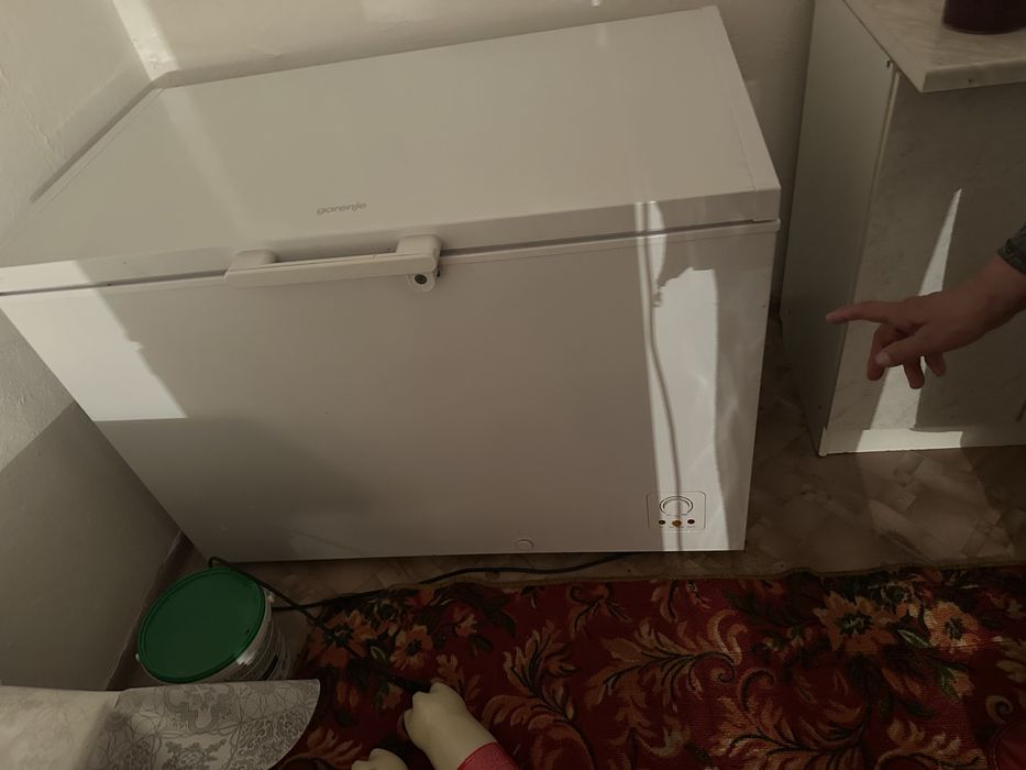 Морозильник большой . Новый .