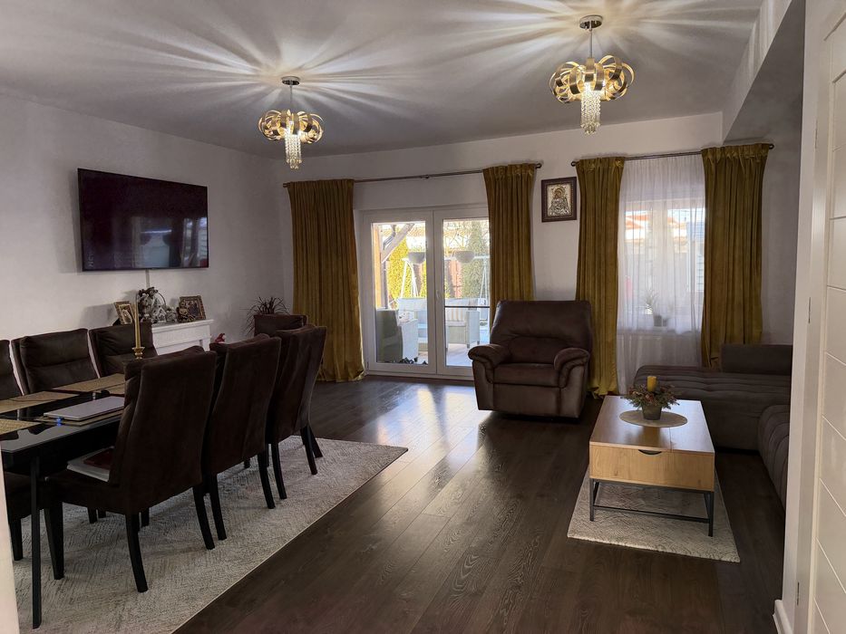 Casa tip duplex de vanzare, cartierul Arhitectilor, Calea Cisnadiei