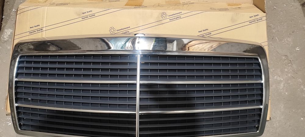 Мерцедес W201 предна решетка