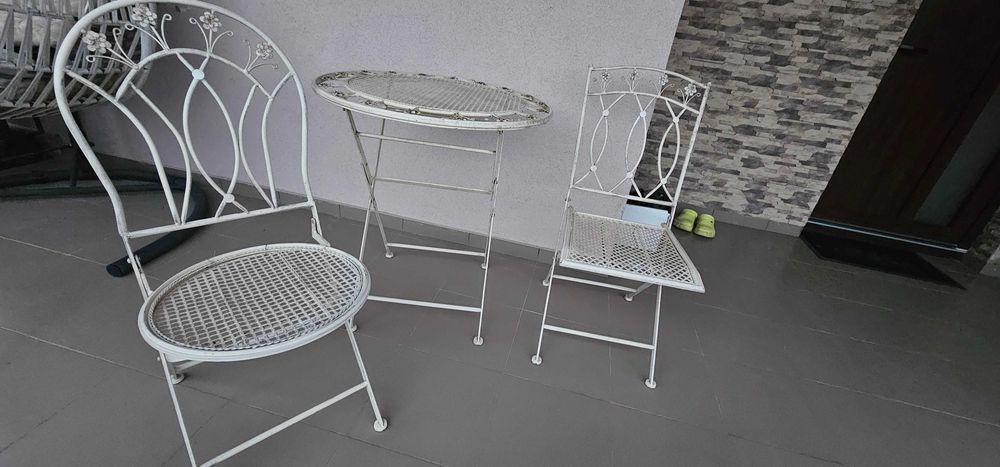 Mobilier metalic pentru terasa