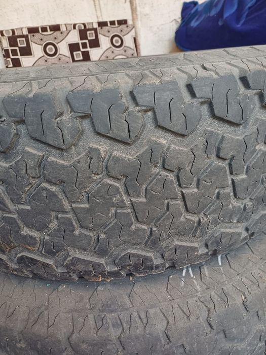 Продам резину ат максис