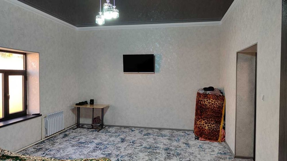 Hovli sotiladi Munis to'yxona tomonda arzon narxda