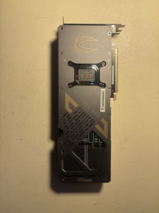 Placă Video ASUS TUF Gaming NVIDIA GeForce RTX 5070 Ti 16GB GDDR7