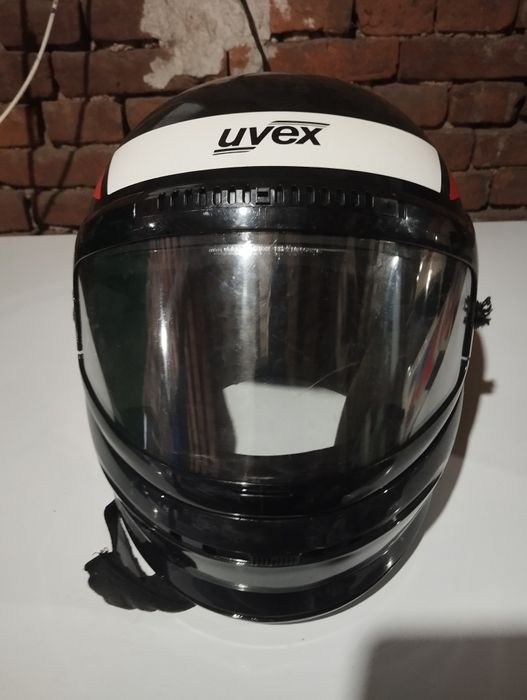 Каска за мотор UVEX