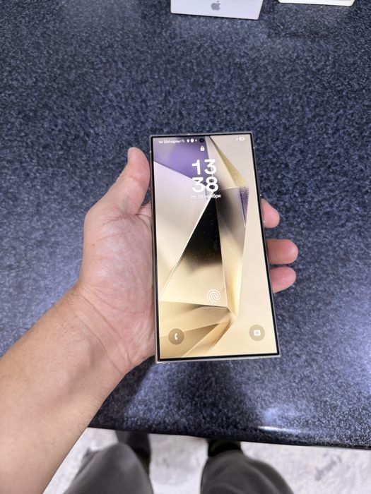 samsung  s24 ultra pamit 12.256g holati zor oqip tel qlila