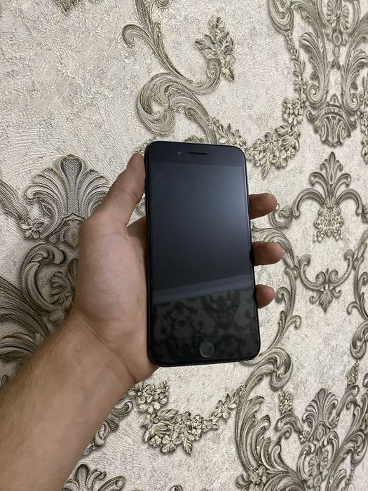 iphone 8 plus qora srocna arzonga