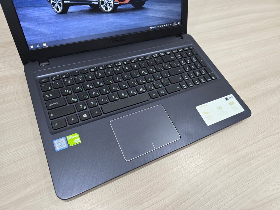 ASUS, Core i3-7Th,, SSD 128Gb, Ram 4Gb, NVIDIA 2Gb, Full HD