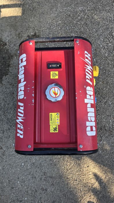 БЕНЗИНОВ Генератор  CLARKE PG3800DV – 3kVA – 230V / 110V