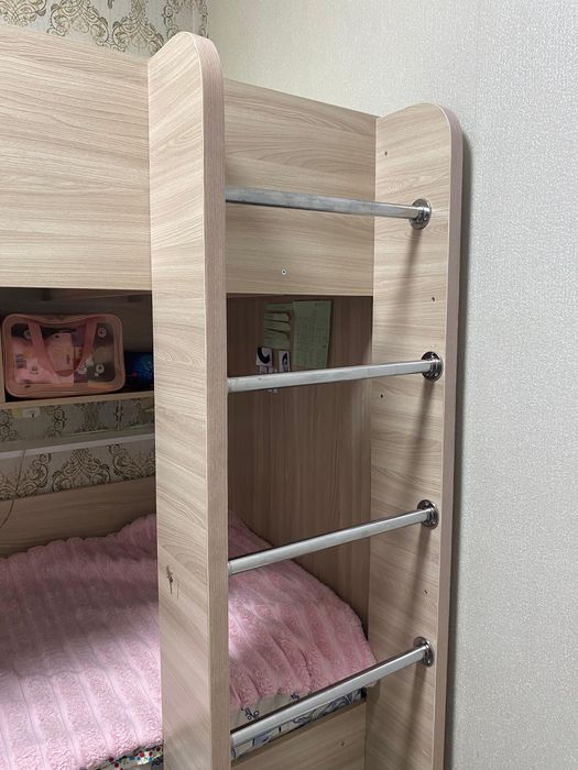 Двухяростная кровать