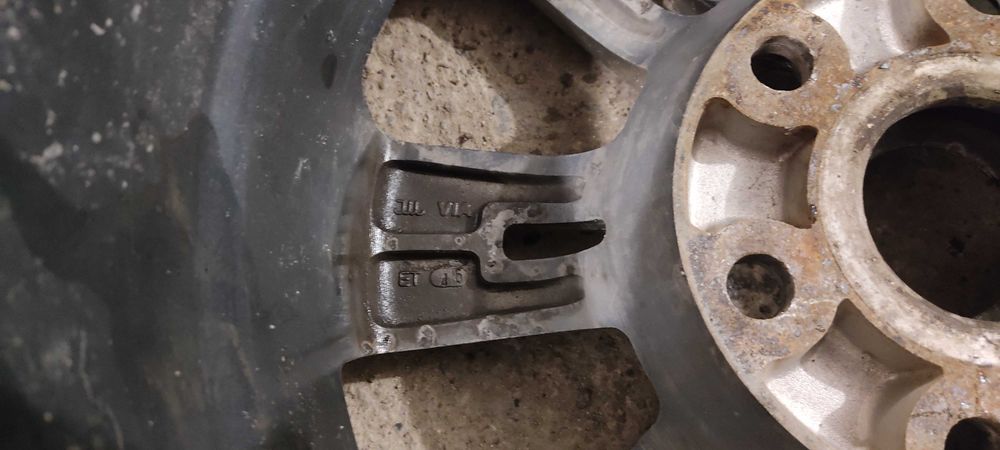 Продам комплект зимних колес Mitsubishi