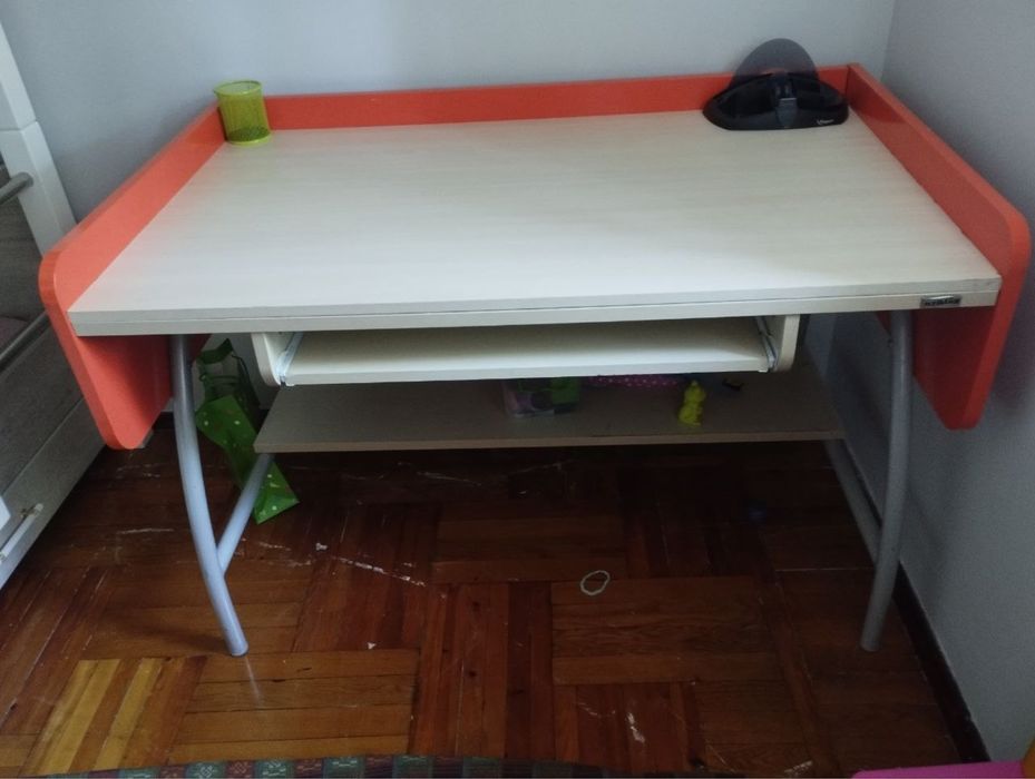 Стол для учебы “İstikbal”