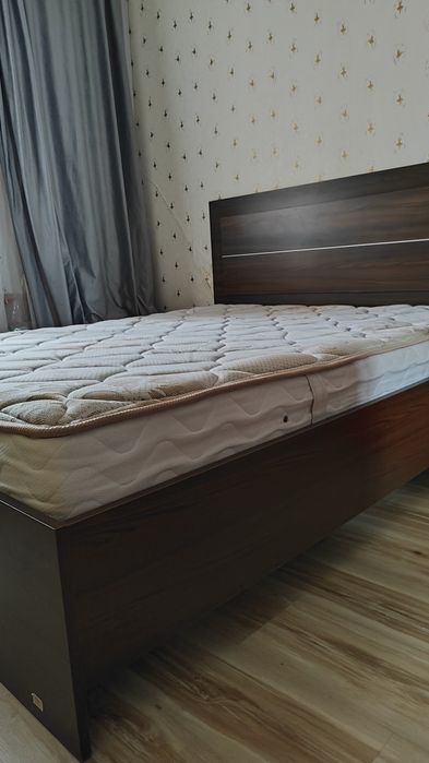 Продам спальный гарнитур