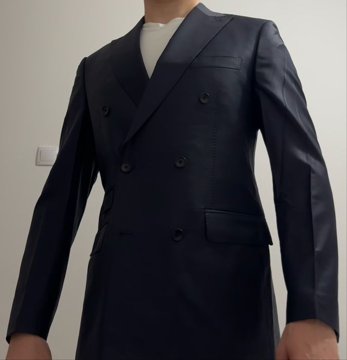 Двубортный костюм Emilio Guido