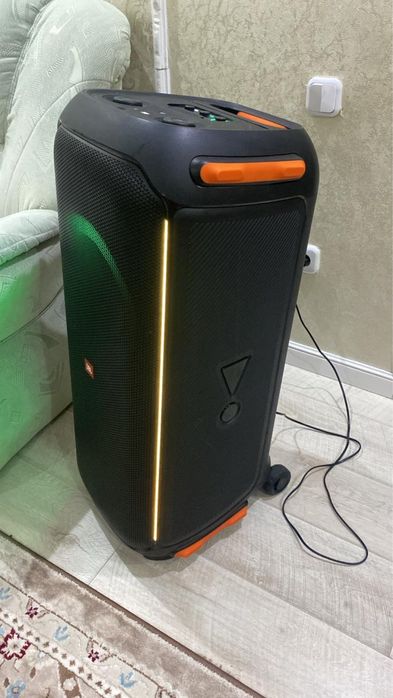 Продам колонку JBL Party Box 710