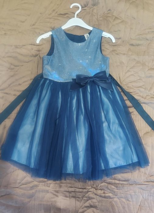 Плать праздничное на 5-6 лет