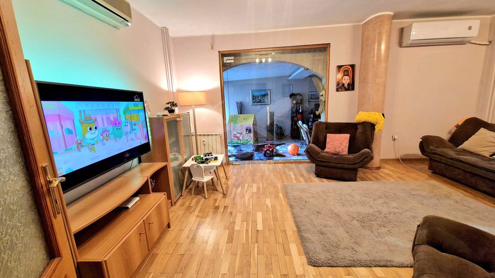 Продава се Тристаен апартамент в Пловдив, Център - 130 кв.м за 2616 €/кв.м - Снимка #12