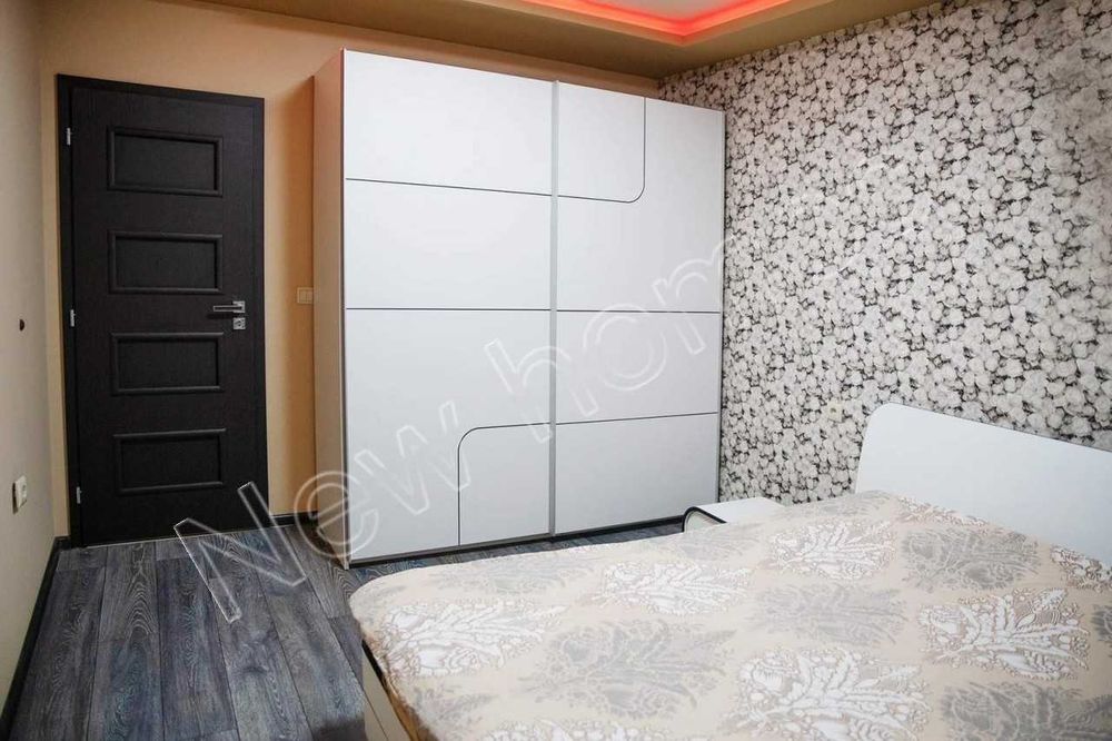 Продава се Тристаен апартамент в Пловдив, Съдийски - 130 кв.м за 1524 €/кв.м - Снимка #4