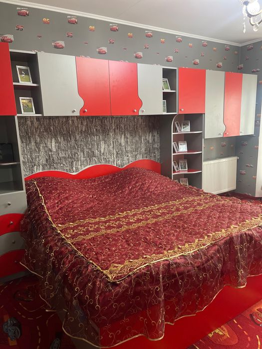 Vând mobilier dormitor