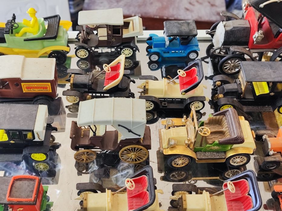 Лот пластмасови колички