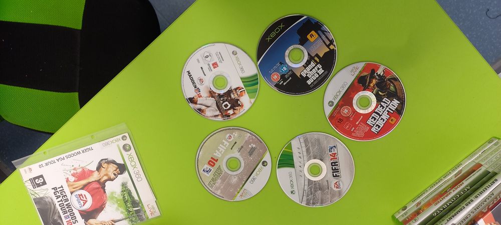 Xbox 360 cu 2 controller +16 jocuri