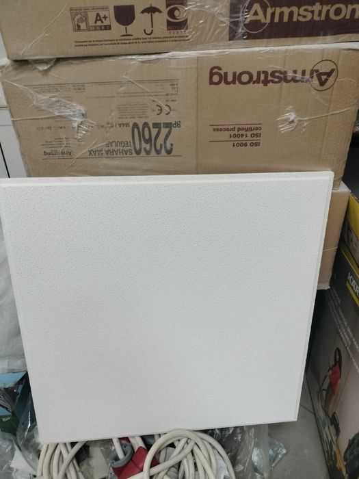 Vind biscuiți pt tavan fals casetat noi Armstrong 5.04 m  pătrați la bax alb