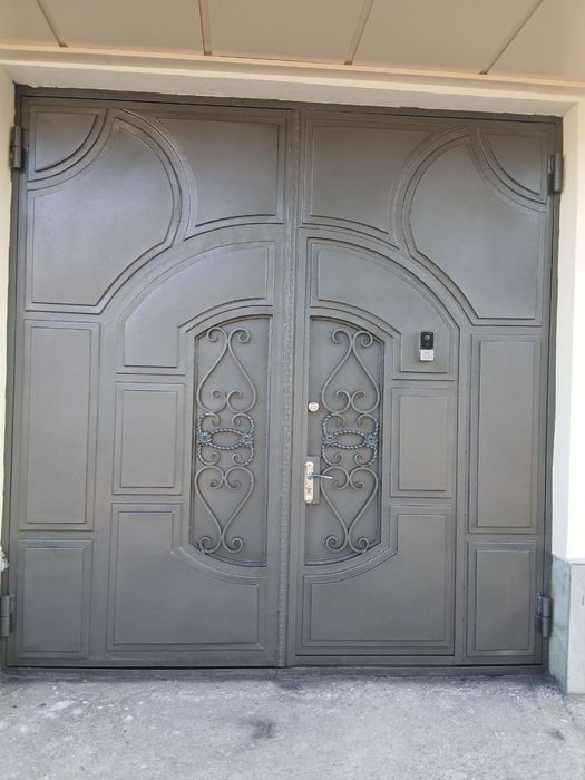 Darvoza boʻyash xizmati