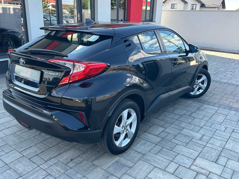 Toyota C-HR 2019 1,8 hybrid acceptam Rate buy-back variante !