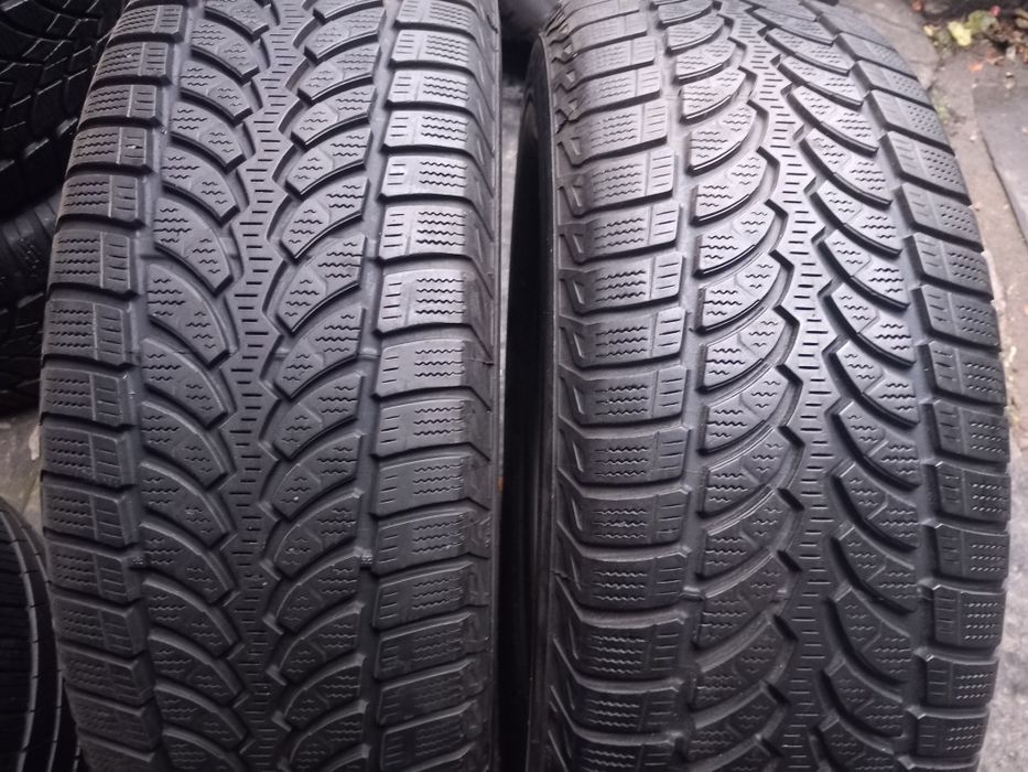 225/65r17 iarnă 2 bucăți marca Bridgestone, preț 190 lei bucata