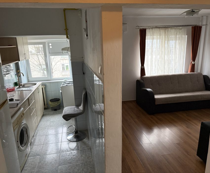 Garsoniera mare decomandata Cora Constanta