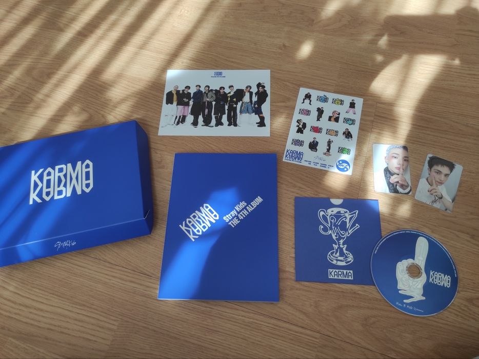 Албум на Stray kids Karma