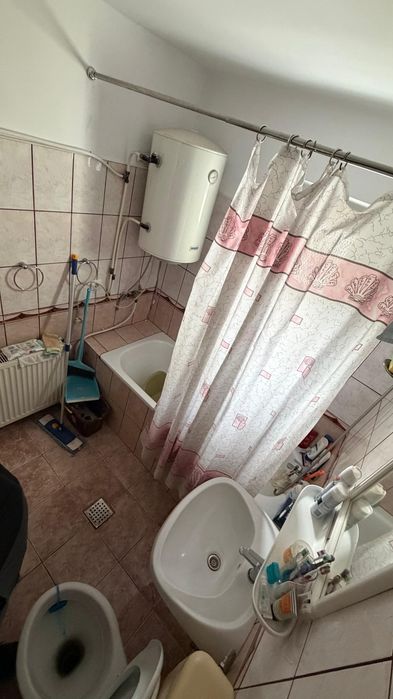 Apartament de vanzare cu 2 camere, zona centrala  Borsa,jud. Maramures