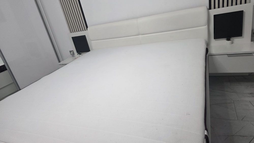 Saltea groasă + topper din spumă cu memorie – confort premium