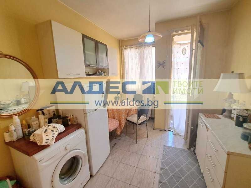 Продава се Двустаен апартамент в София, Център - 65 кв.м за 3677 €/кв.м - Снимка #7