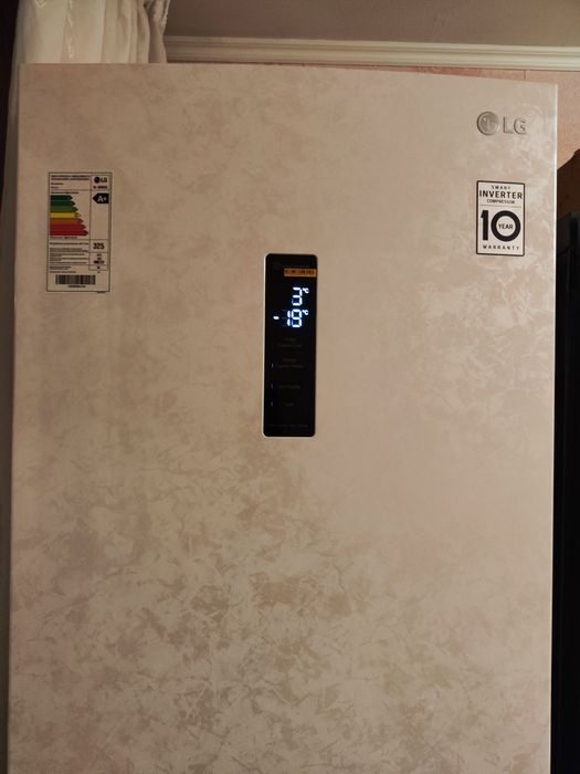 Холодильник LG .
