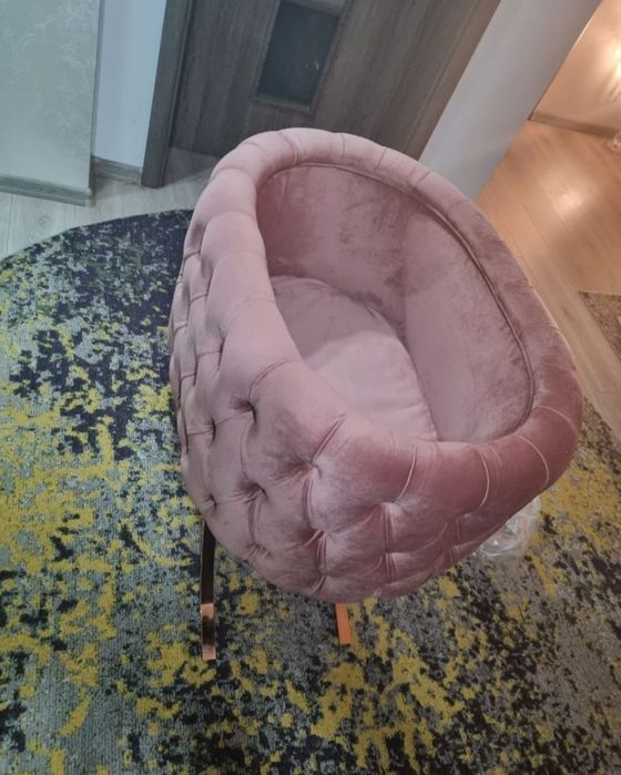 Pătuț Premium pentru Prințese – Velvet Rose Gold (Nou)
Vând pătuț de l