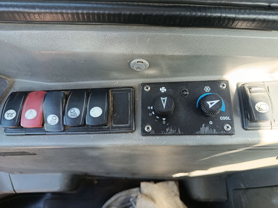 Продам погрузчик LW300