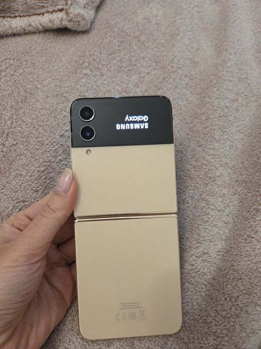 Samsung Galaxy Z flip 4