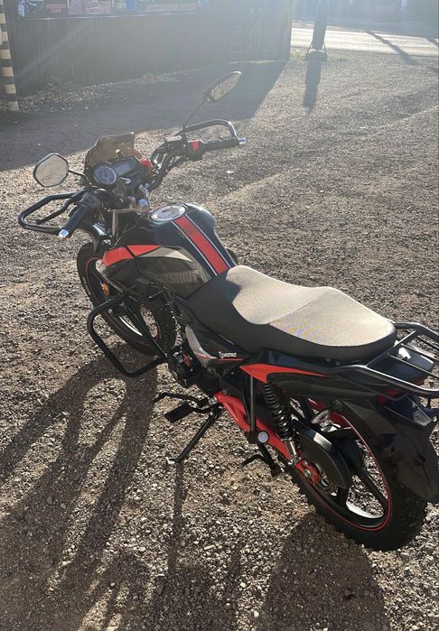 Продам мотоцикл chestnut bullet 200