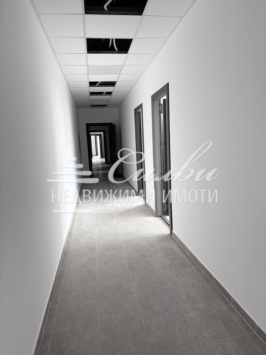 Дава се под наем Склад в Шумен, Добруджански - 809 кв.м за 3712.8 € - Снимка #1