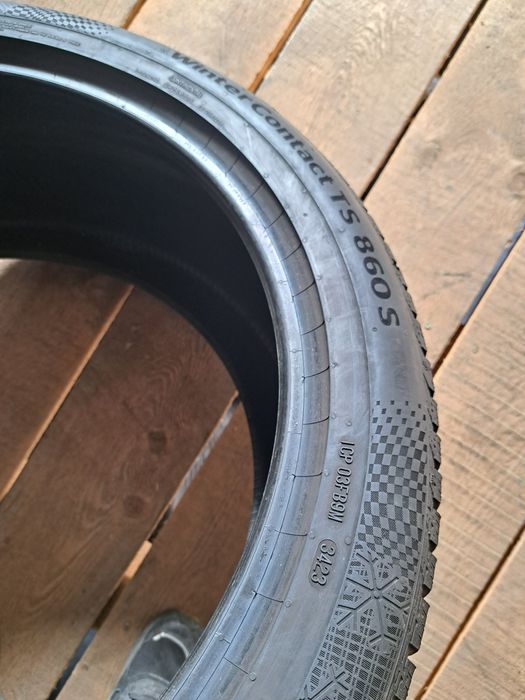 Anvelope desperecheate 285/40 R22 Continental si Pirelli