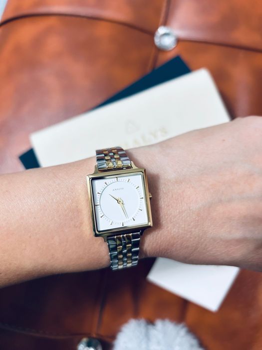 Продам часы женские наручные