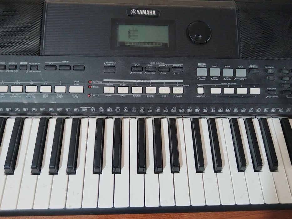 Пианино YAMAHA