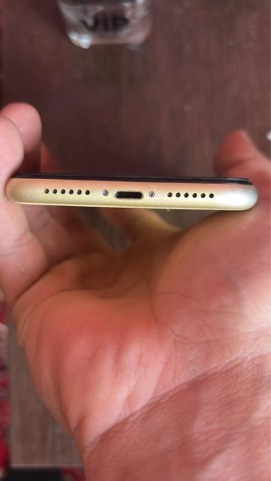 Продам iPhone 11  , 64г