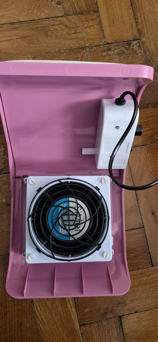 Aspirator profesional pentru manichiura