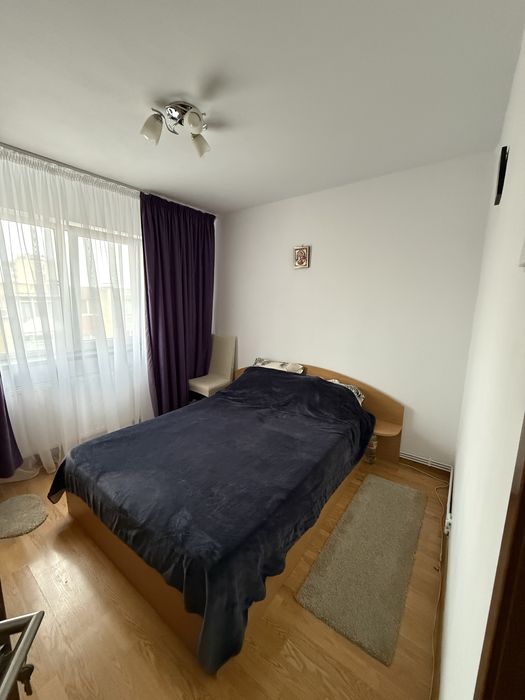 Inchiriez Apartament.