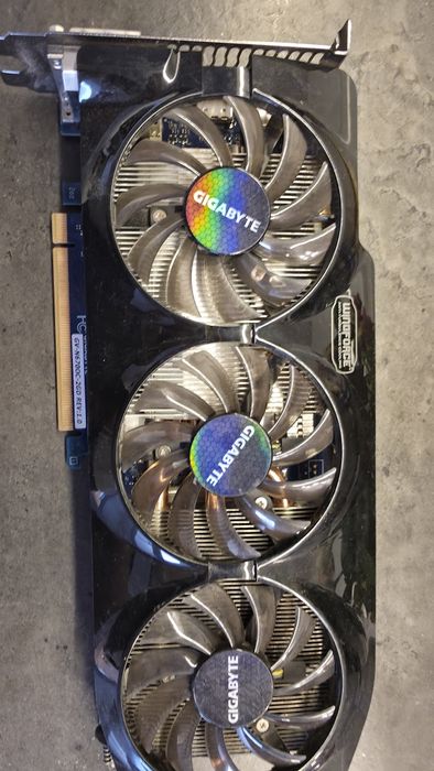 Продавам видео карта nvidia gtx 670