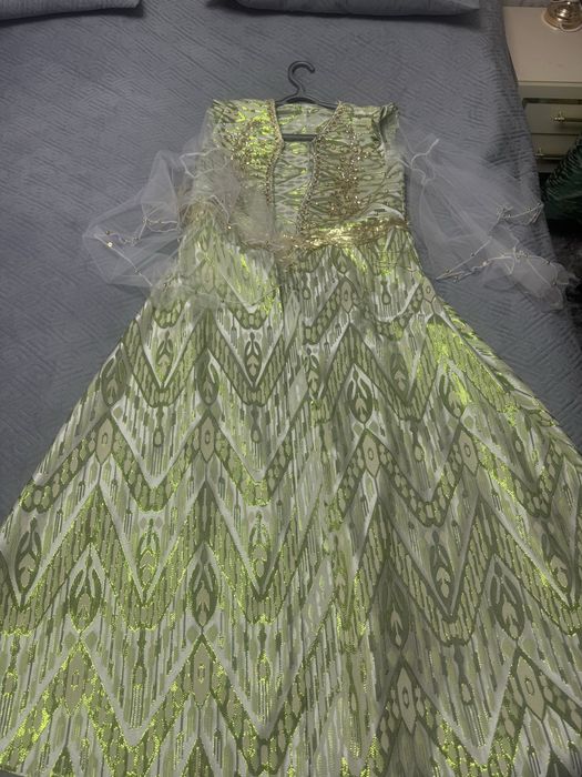 Продаются национальные свадебные чапаны